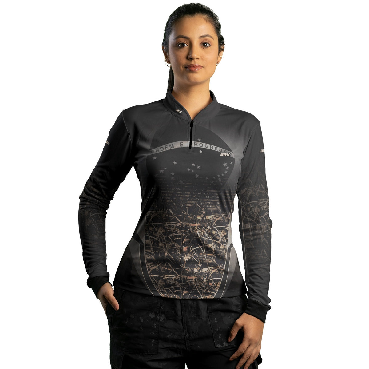 Camisa Agro Feminina Brk Camuflada Cinza com Bandeira do Brasil com Proteção Solar UV50+