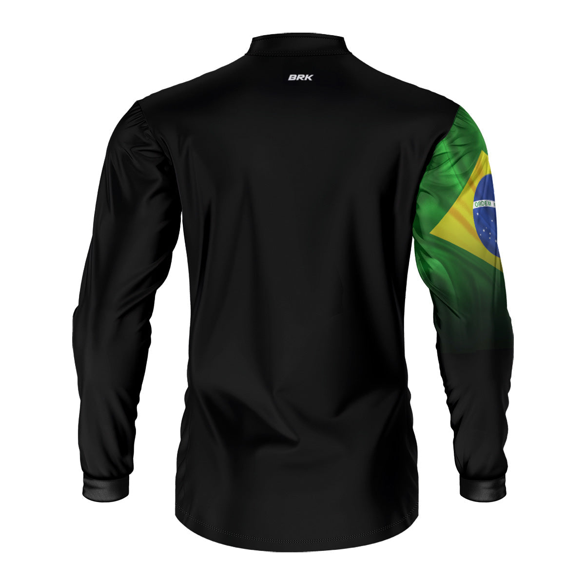 Camisa preta de manga longa com estampa da bandeira do Brasil na manga direita, design esportivo BRK