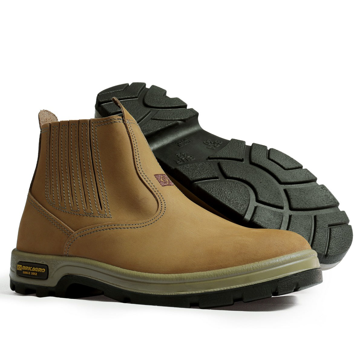 Bota de couro marrom claro com solado antiderrapante preto, design robusto para trabalho